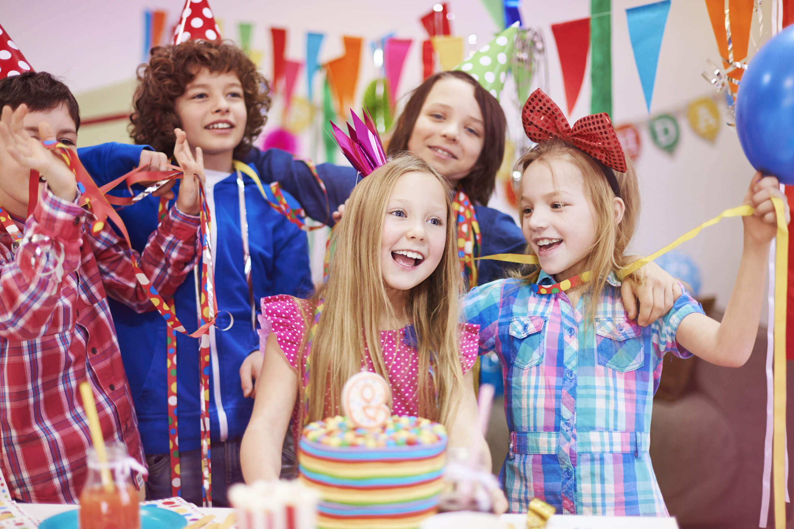 Entrez dans un monde de rires et de couleurs avec nos idées de déco anniversaire pour enfants